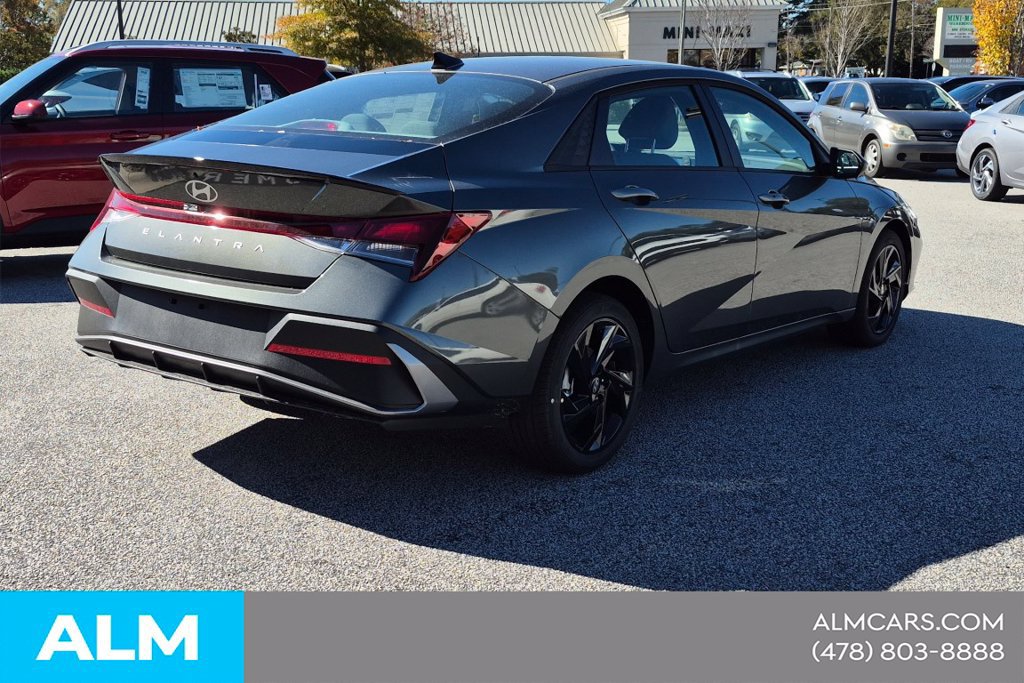Used 2026 Hyundai Elantra Sport FWD image 6