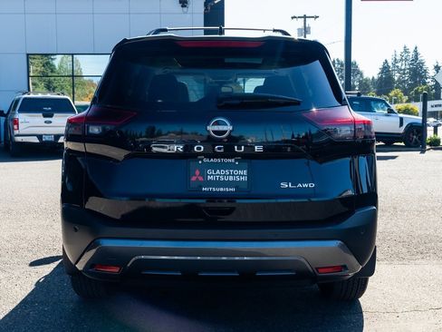 Used 2023 Nissan Rogue SL w/ SL Premium Package image 5