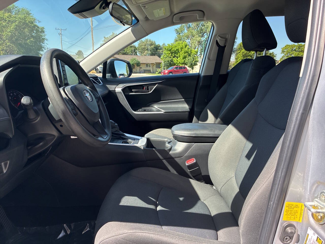 Used 2022 Toyota RAV4 LE AWD/4WD image 7