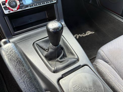Used 1991 MAZDA MX-5 Miata RWD image 45