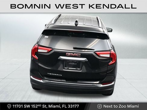 Used 2022 GMC Terrain SLT w/ Tech Package image 16