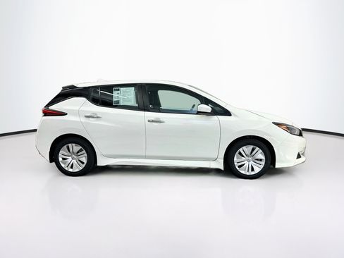 Used 2025 Nissan Leaf S FWD image 10