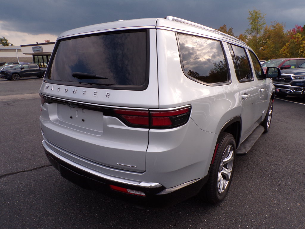 Used 2022 Jeep Wagoneer Series II w/ Flexible Seating Group AWD/4WD image 14