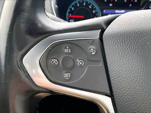 Used 2023 Chevrolet Traverse LT image 13