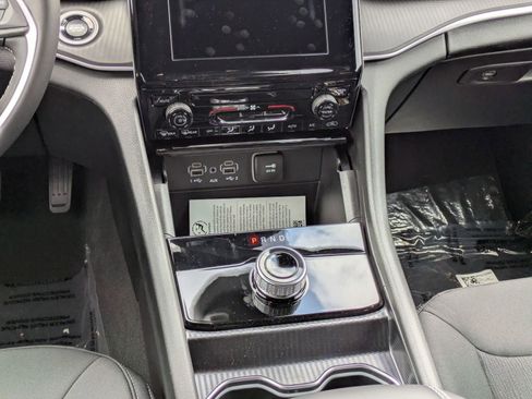 New 2025 Jeep Grand Cherokee L Laredo RWD image 18
