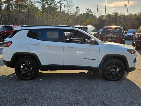 New 2026 Jeep Compass Latitude image 13