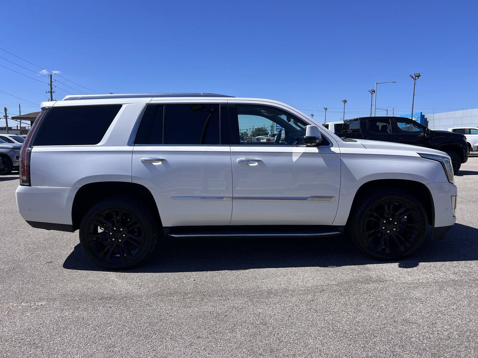Used 2020 Cadillac Escalade 2WD image 40