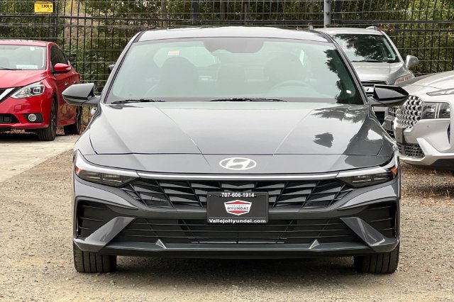 New 2026 Hyundai Elantra SEL Sport FWD image 3