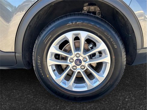 Used 2020 Ford Escape SE image 14