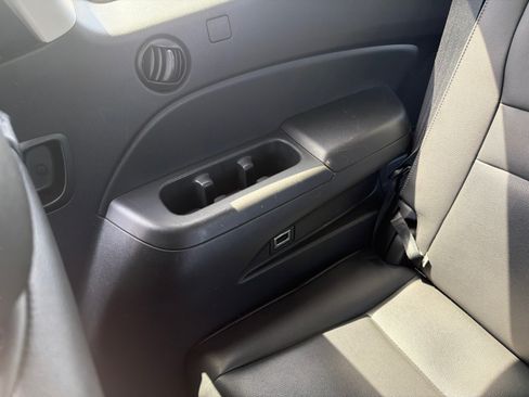 Used 2020 Honda Pilot Touring image 13