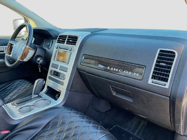 Used 2010 Lincoln MKX AWD image 23