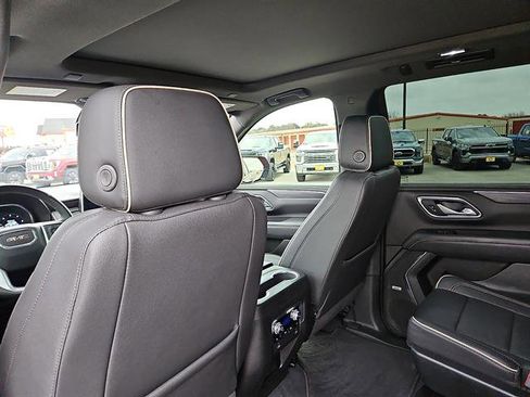 Certified 2023 GMC Yukon SLT w/ SLT Premium Package image 11