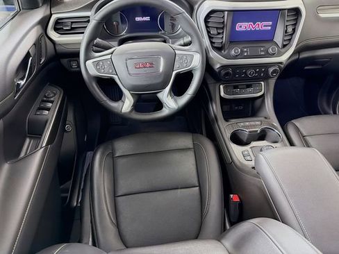 Used 2023 GMC Acadia SLT w/ Technology Package AWD/4WD image 25
