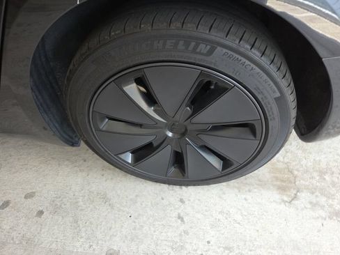Used 2025 Tesla Model 3 Long Range RWD image 11