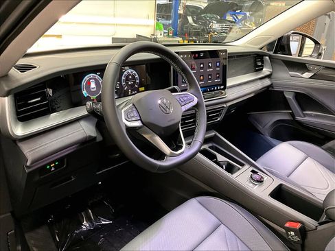 New 2026 Volkswagen Tiguan SE AWD/4WD image 7