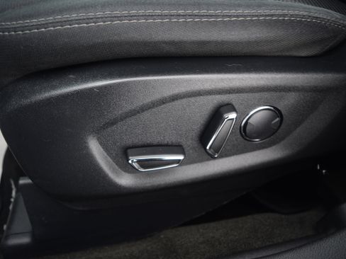 Used 2017 Ford Explorer XLT w/ Equipment Group 201A image 21