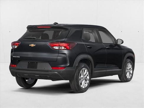 New 2026 Chevrolet TrailBlazer LT FWD image 2