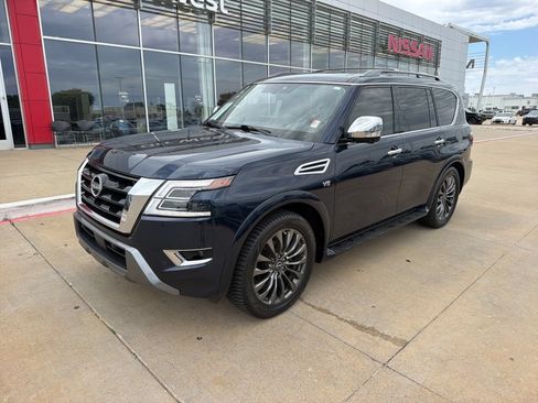 Used 2022 Nissan Armada Platinum w/ Captain's Chairs Package RWD image 1
