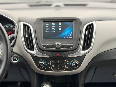 Used 2018 Chevrolet Equinox LT image 10