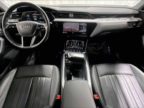Used 2022 Audi e-tron Premium Plus image 17