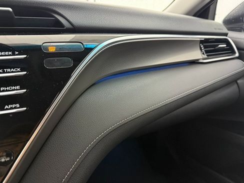 Used 2018 Toyota Camry XSE image 23