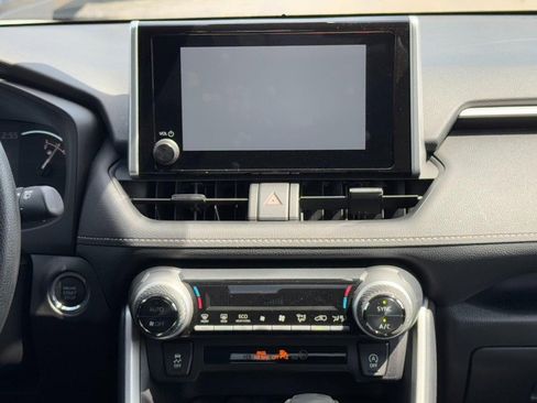 Used 2025 Toyota RAV4 XLE image 13