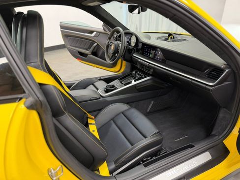 Used 2022 Porsche 911 Turbo S AWD/4WD image 40