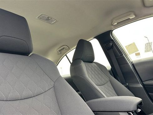 Used 2020 Toyota Corolla LE image 18