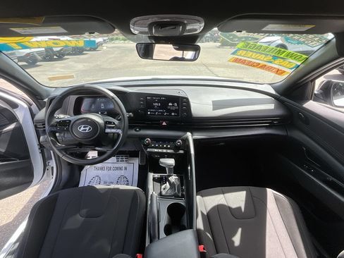 Used 2025 Hyundai Elantra Sport FWD image 18