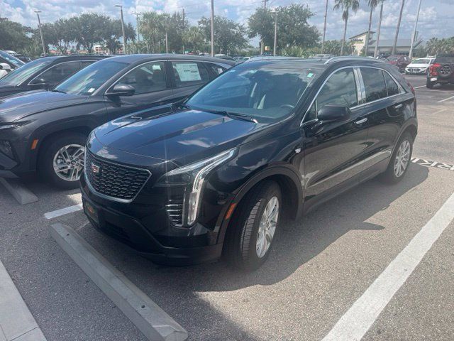 Used 2019 Cadillac XT4 Luxury w/ Cold Weather Package AWD/4WD image 1