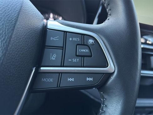 Used 2024 Toyota Highlander LE image 27