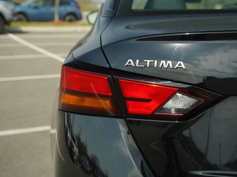 Used 2025 Nissan Altima 2.5 SV image 38