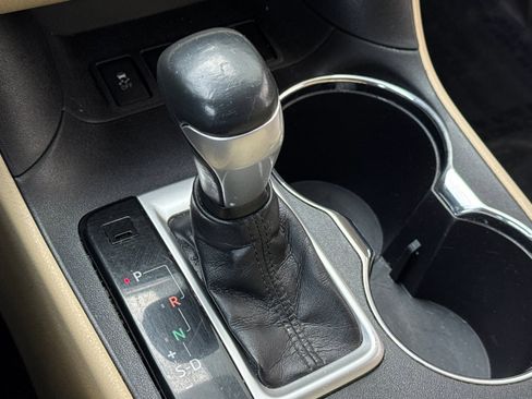 Used 2015 Toyota Highlander Plus image 16