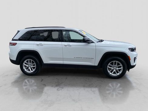 Certified 2025 Jeep Grand Cherokee Laredo X w/ Luxury Tech Group I AWD/4WD image 6