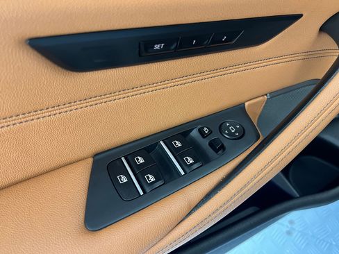 Used 2021 BMW 530i w/ Premium Package image 22