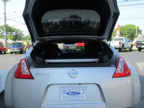 Used 2012 Nissan 370Z Coupe image 13