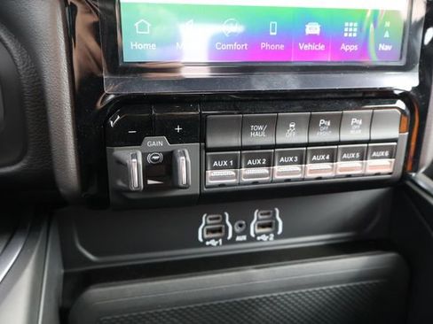 New 2026 RAM 2500 Big Horn AWD/4WD image 13