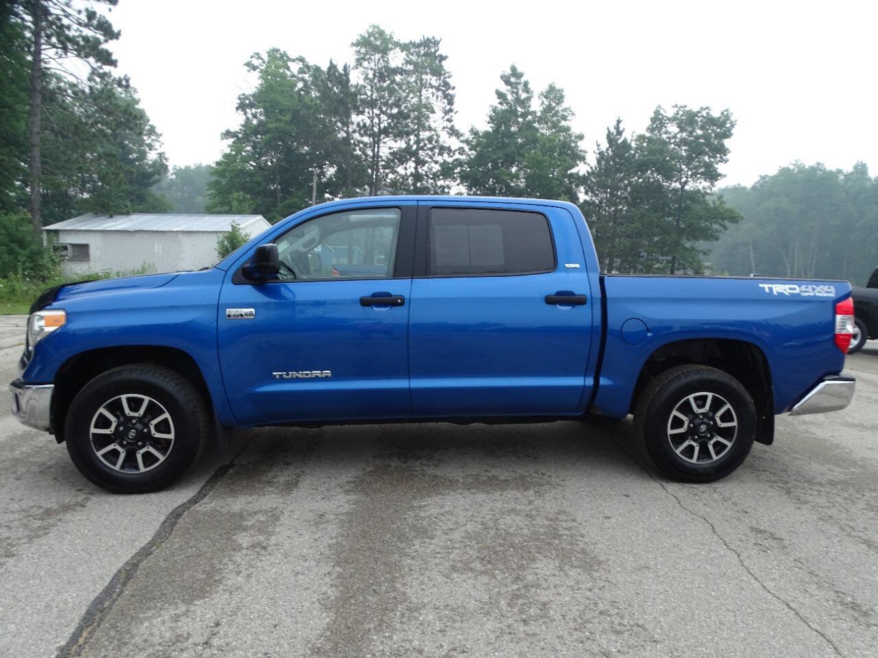 Used 2016 Toyota Tundra CrewMax w/ TRD Off-Road Pkg AWD/4WD image 7