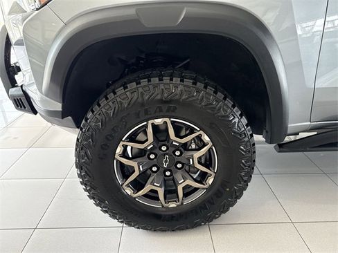New 2025 Chevrolet Colorado ZR2 w/ Off-Road Front Bumper Package image 5
