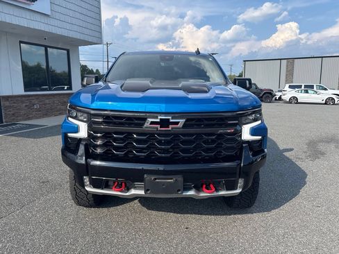 Used 2022 Chevrolet Silverado 1500 ZR2 w/ Technology Package AWD/4WD image 12