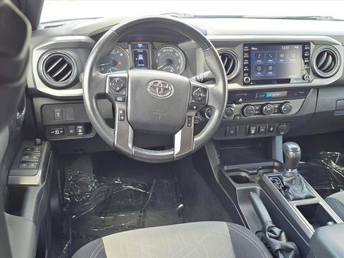Used 2021 Toyota Tacoma TRD Off-Road AWD/4WD image 11