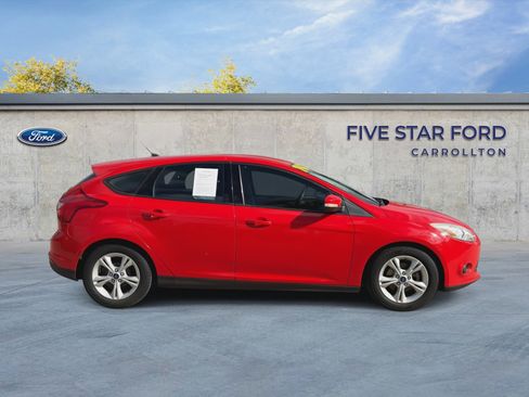 Used 2014 Ford Focus SE FWD image 9