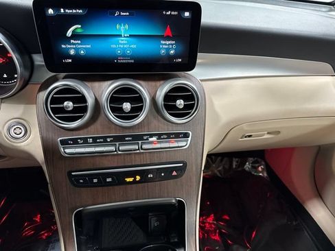 Used 2020 Mercedes-Benz GLC 300 4MATIC image 19