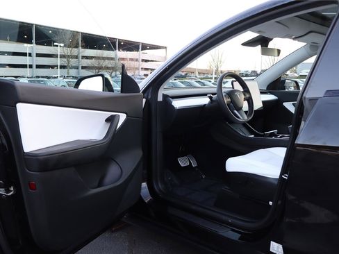 Used 2020 Tesla Model Y Performance image 12