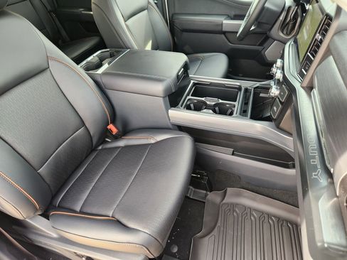 New 2026 Ford F250 Lariat w/ Black Appearance Package image 15