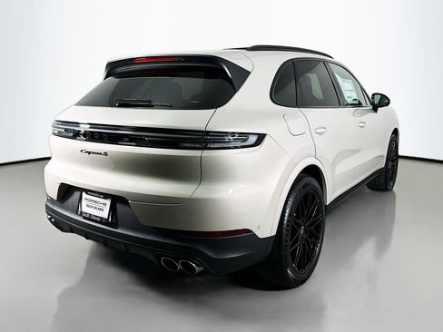 New 2026 Porsche Cayenne S image 9