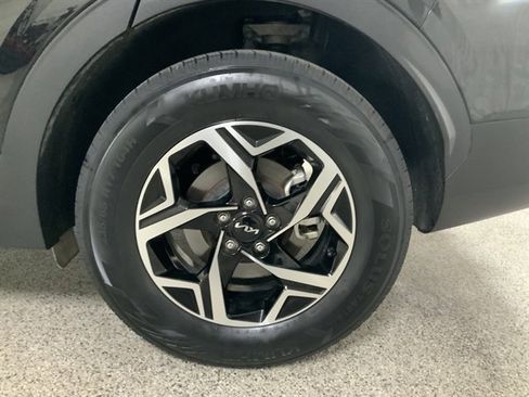 Used 2024 Kia Sportage LX image 11