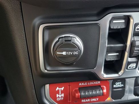 New 2025 Jeep Gladiator Mojave image 34