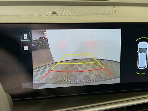 Used 2025 Kia Sorento EX w/ EX Panoramic Sunroof Package image 13