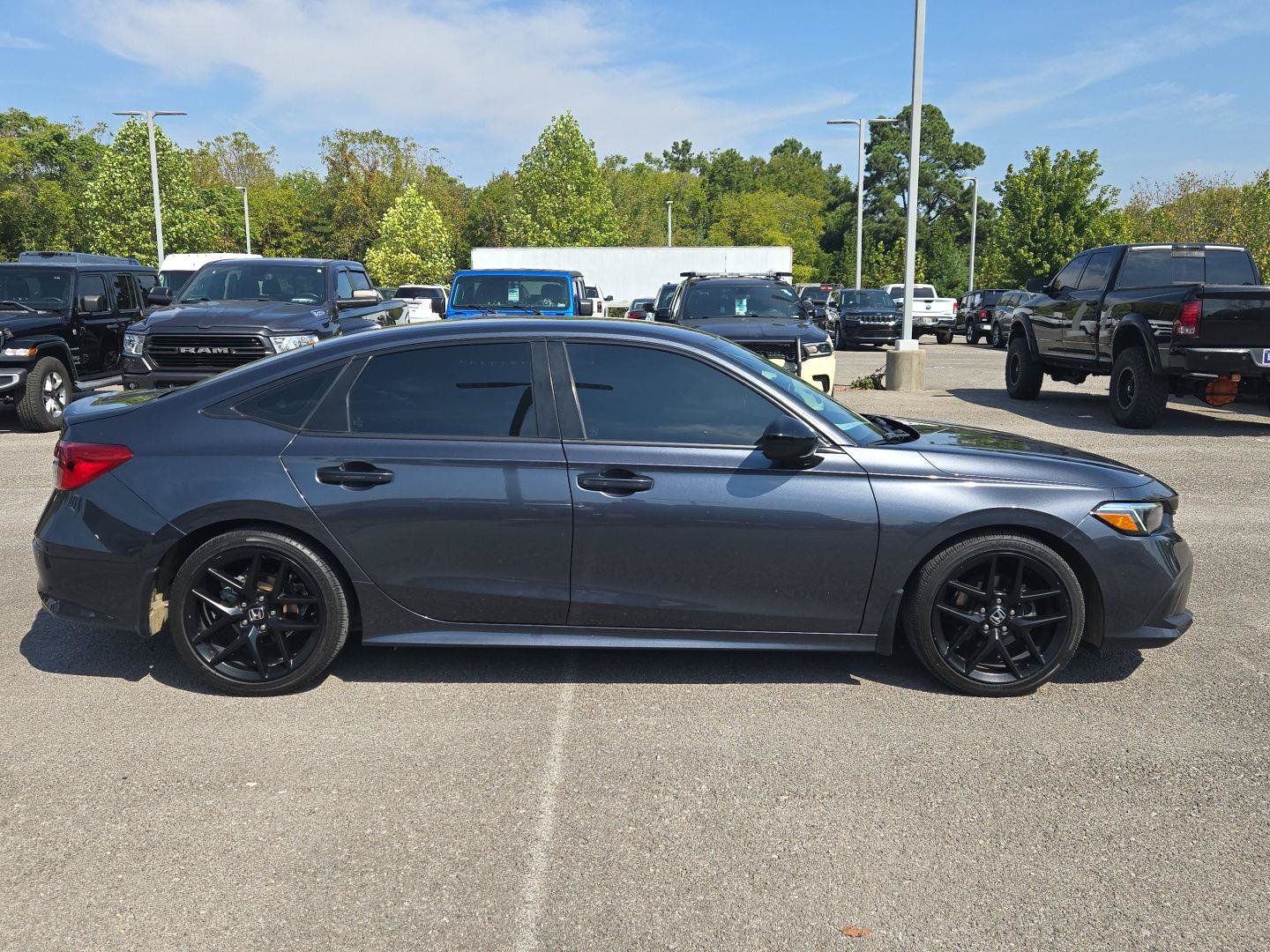 Used 2023 Honda Civic Sport image 8